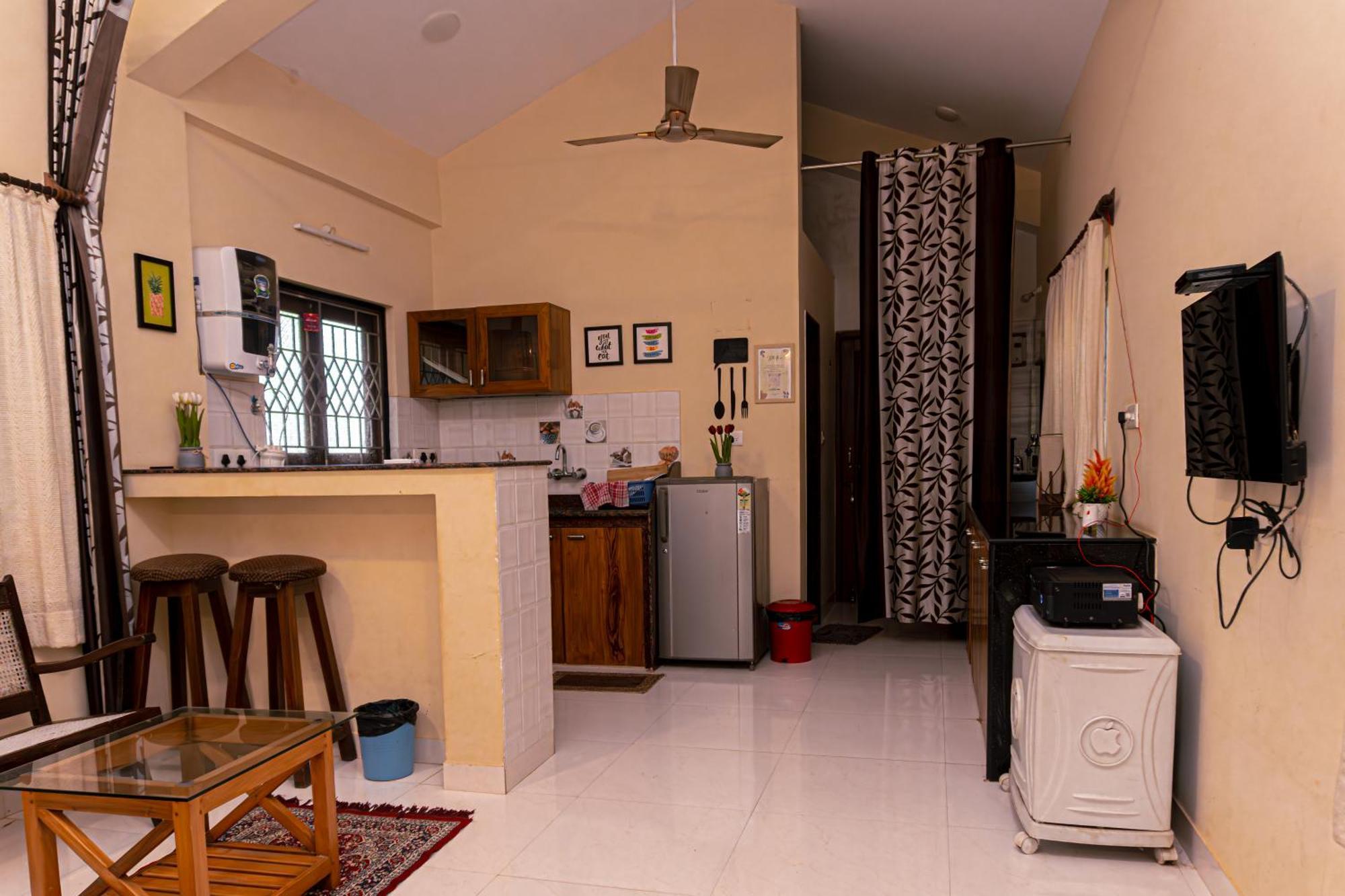 2Bhk At Portuguese Villa By Goaround Homes Anjuna Bagian luar foto