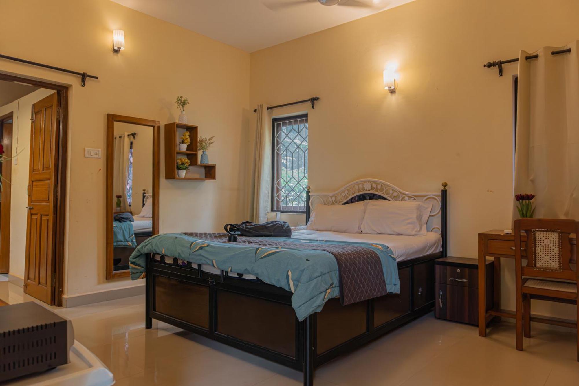 2Bhk At Portuguese Villa By Goaround Homes Anjuna Bagian luar foto